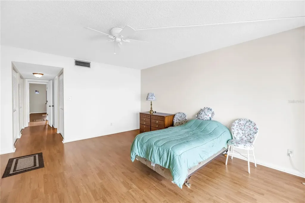 7037 Sunset Drive S South Pasadena FL 33707