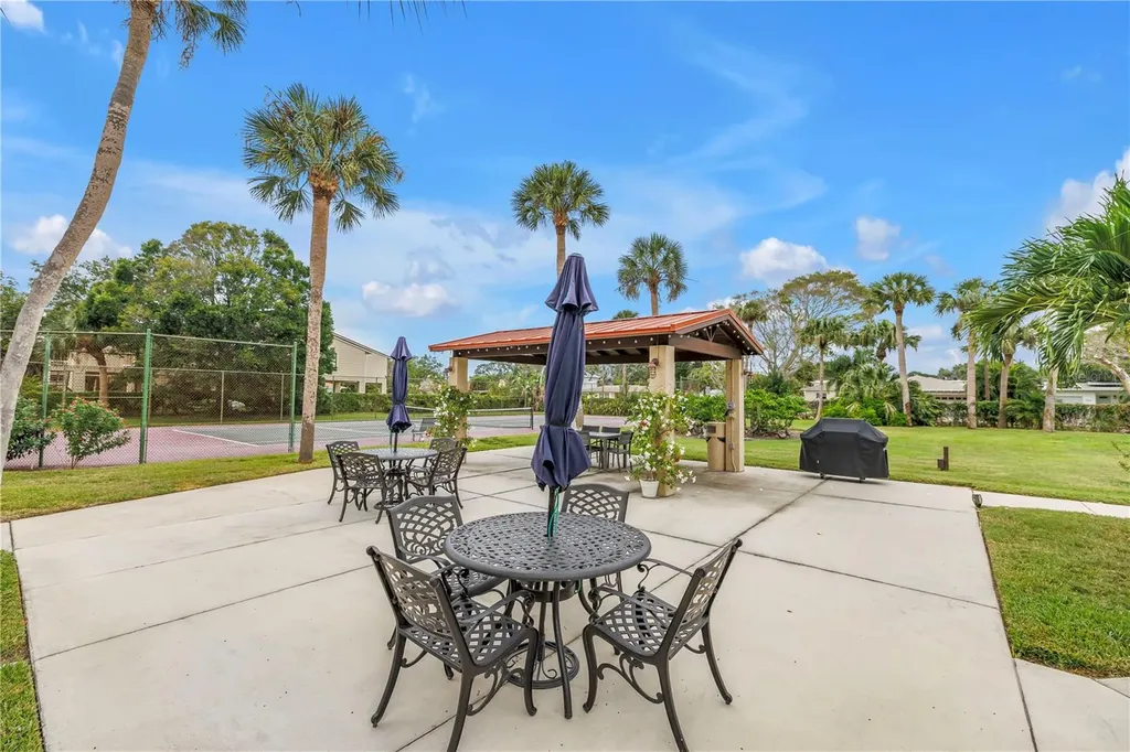 7037 Sunset Drive S South Pasadena FL 33707