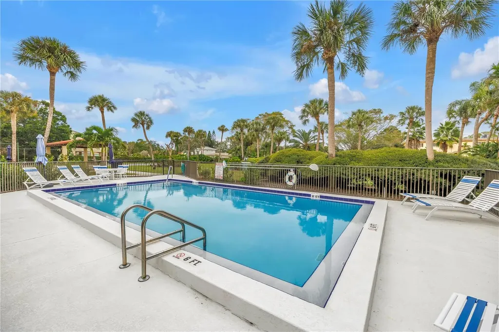 7037 Sunset Drive S South Pasadena FL 33707