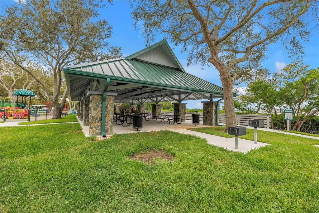 7037 Sunset Drive S South Pasadena FL 33707