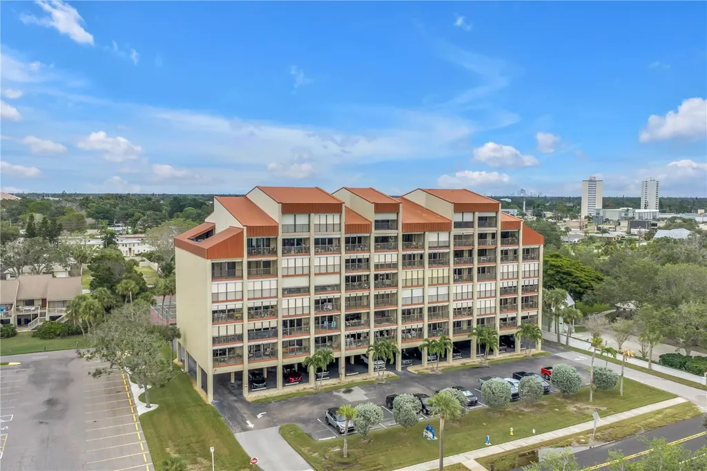 7037 Sunset Drive S South Pasadena FL 33707