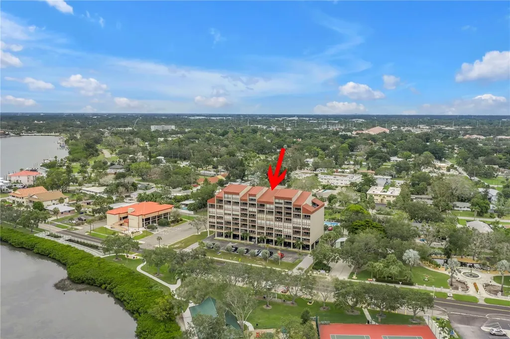 7037 Sunset Drive S South Pasadena FL 33707