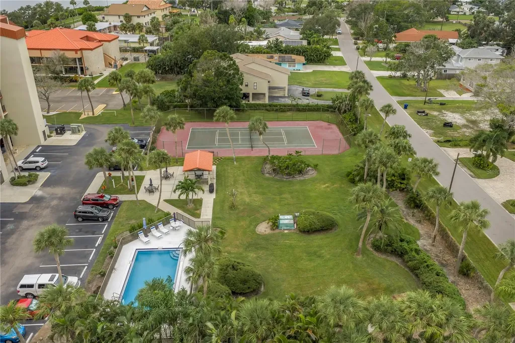 7037 Sunset Drive S South Pasadena FL 33707