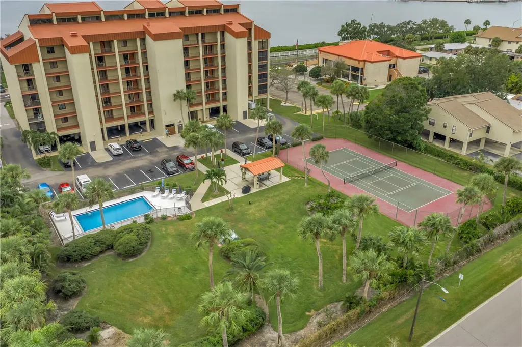 7037 Sunset Drive S South Pasadena FL 33707