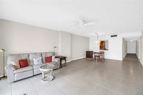 7037 Sunset Drive S South Pasadena FL 33707