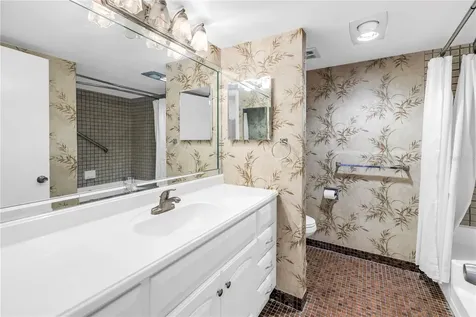 7037 Sunset Drive S South Pasadena FL 33707