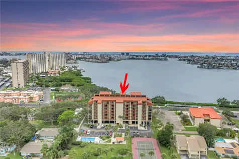 7037 Sunset Drive S South Pasadena FL 33707