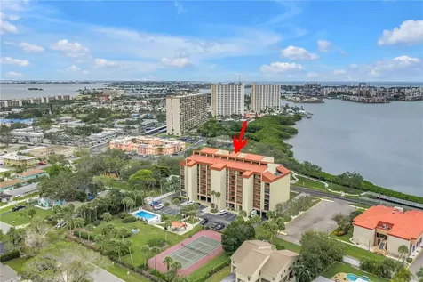7037 Sunset Drive S South Pasadena FL 33707