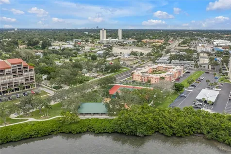 7037 Sunset Drive S South Pasadena FL 33707