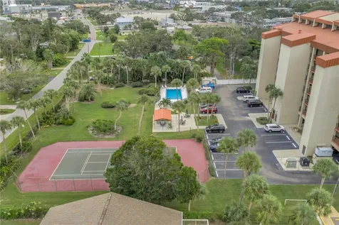 7037 Sunset Drive S South Pasadena FL 33707