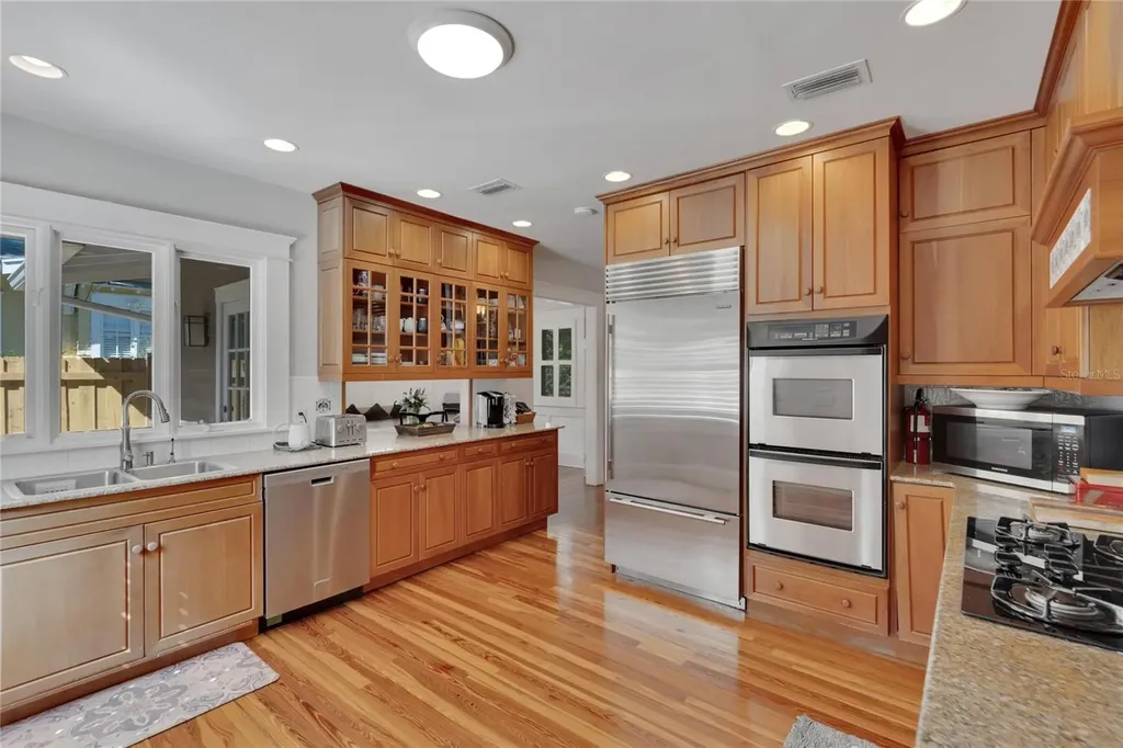 3006 W Harbor View Avenue Tampa FL 33611