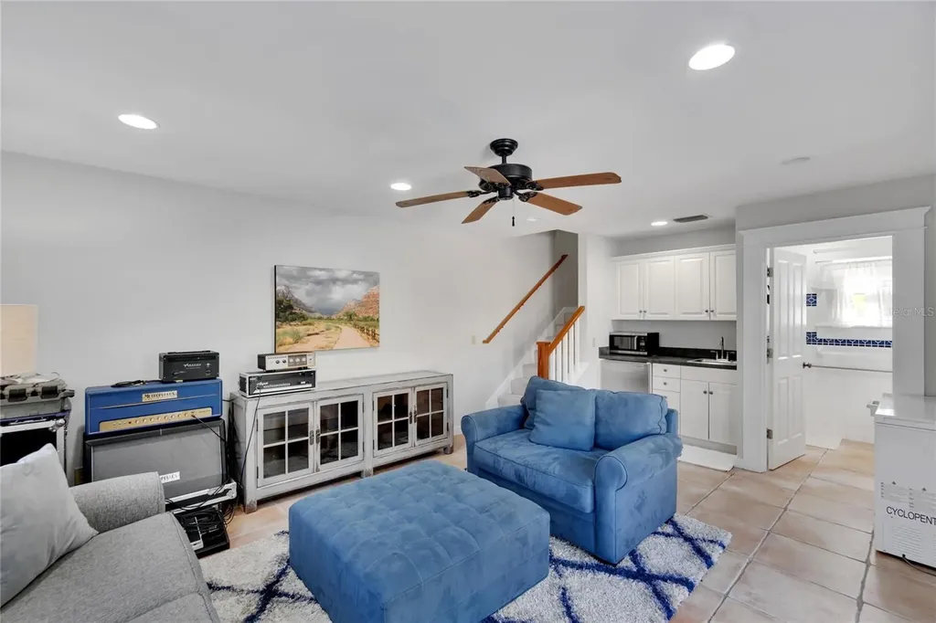 3006 W Harbor View Avenue Tampa FL 33611