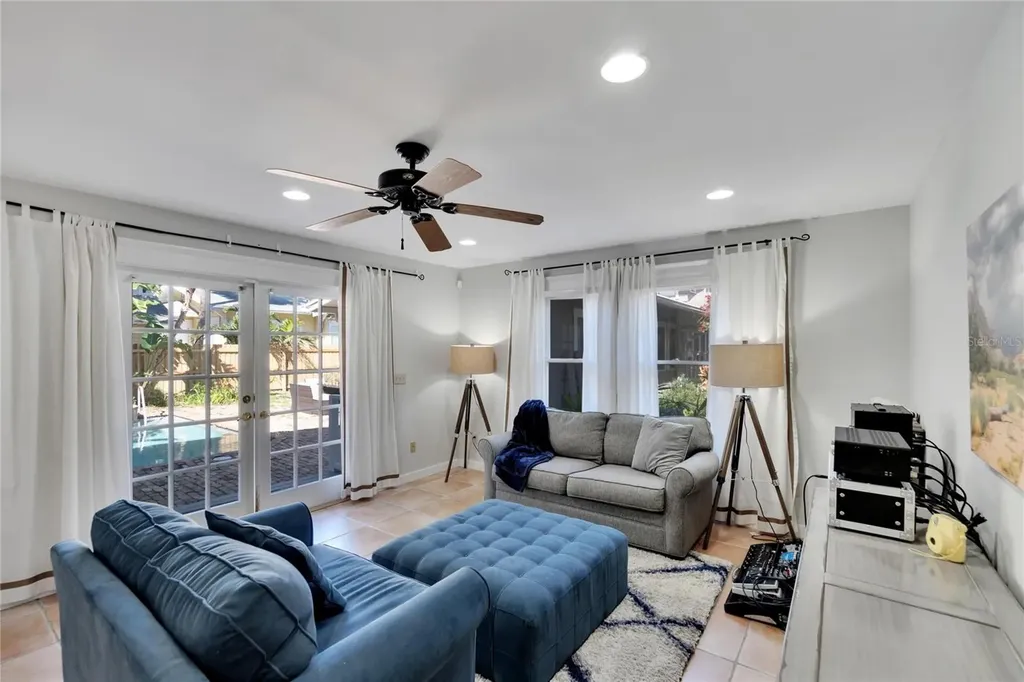 3006 W Harbor View Avenue Tampa FL 33611