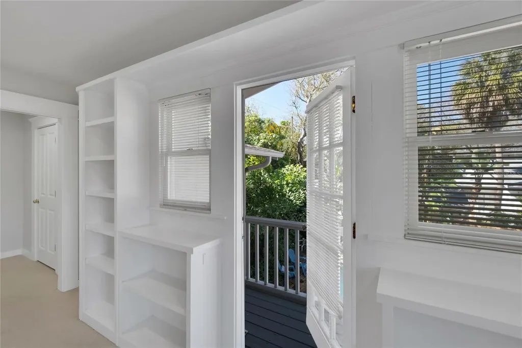 3006 W Harbor View Avenue Tampa FL 33611