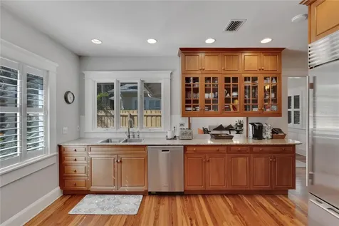 3006 W Harbor View Avenue Tampa FL 33611