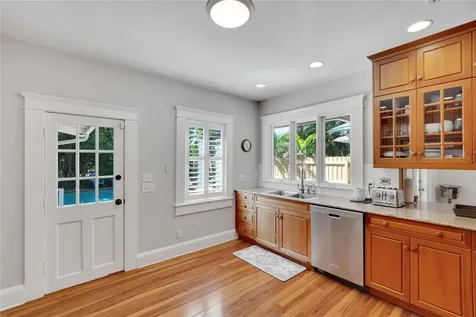 3006 W Harbor View Avenue Tampa FL 33611