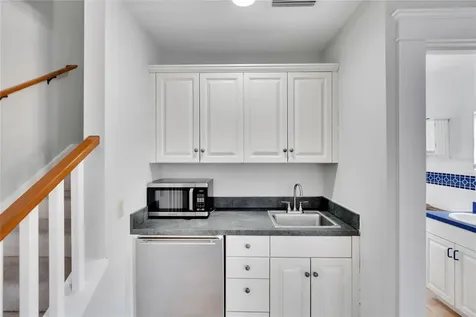 3006 W Harbor View Avenue Tampa FL 33611