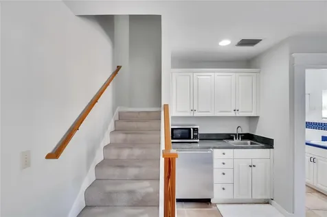 3006 W Harbor View Avenue Tampa FL 33611