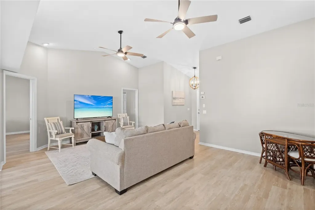 12454 SW Kingsway Circle Lake Suzy FL 34269