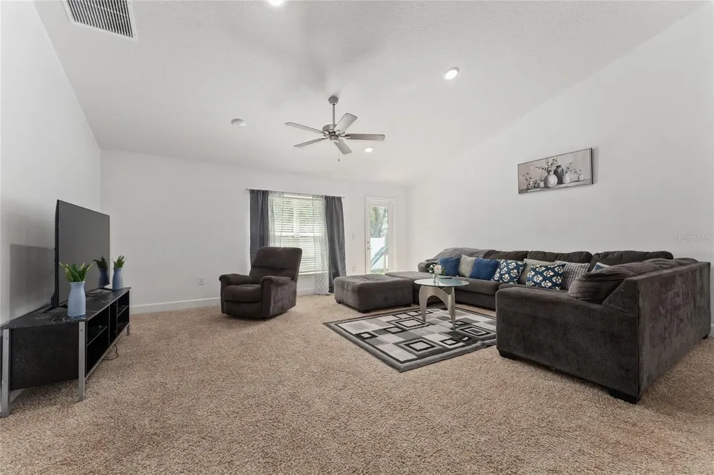 236 Elm Court Kissimmee FL 34759