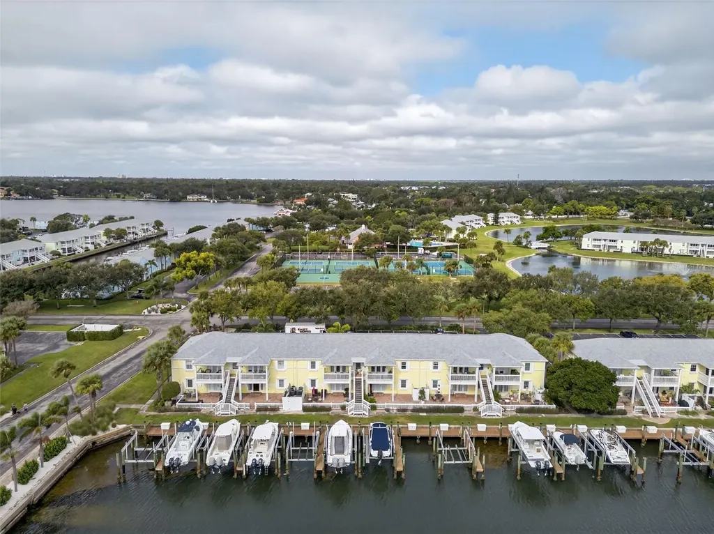 4924 Beach Drive SE St Petersburg FL 33705