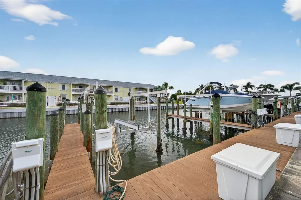 4924 Beach Drive SE St Petersburg FL 33705