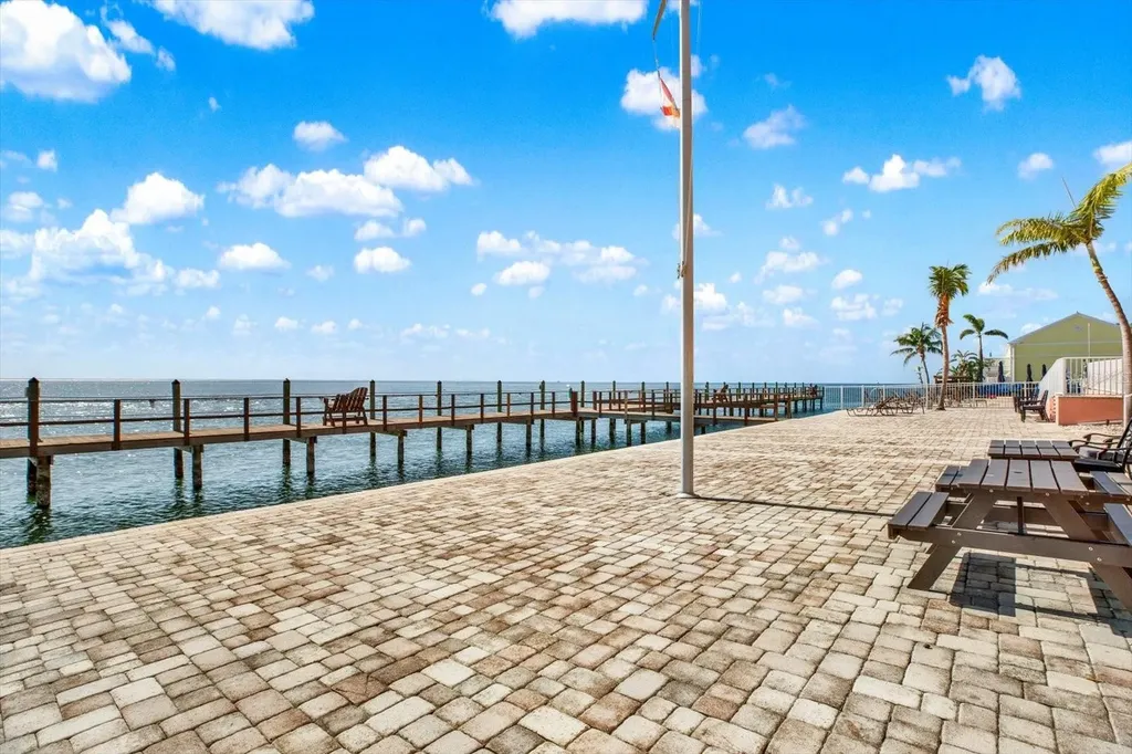4924 Beach Drive SE St Petersburg FL 33705