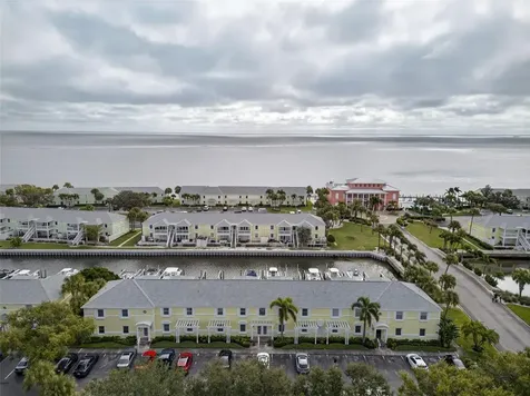 4924 Beach Drive SE St Petersburg FL 33705