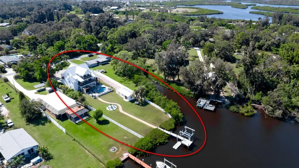 2111 51st Boulevard E Bradenton FL 34208