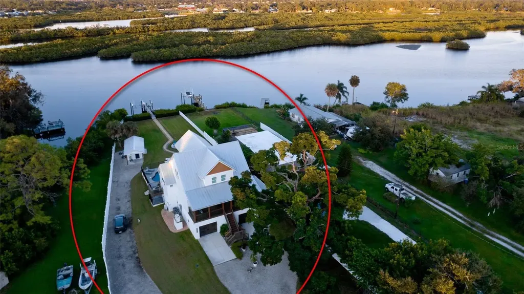 2111 51st Boulevard E Bradenton FL 34208