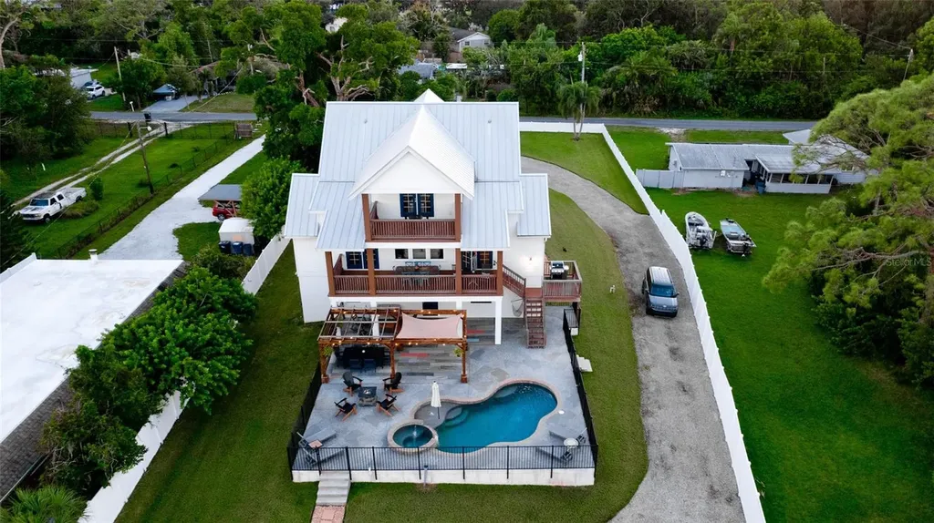 2111 51st Boulevard E Bradenton FL 34208