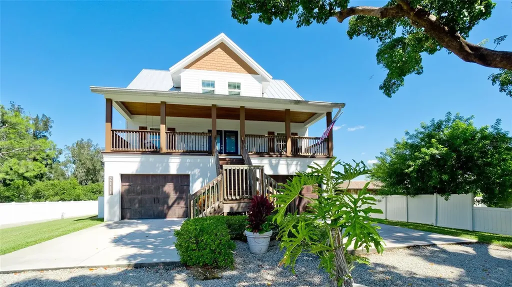 2111 51st Boulevard E Bradenton FL 34208