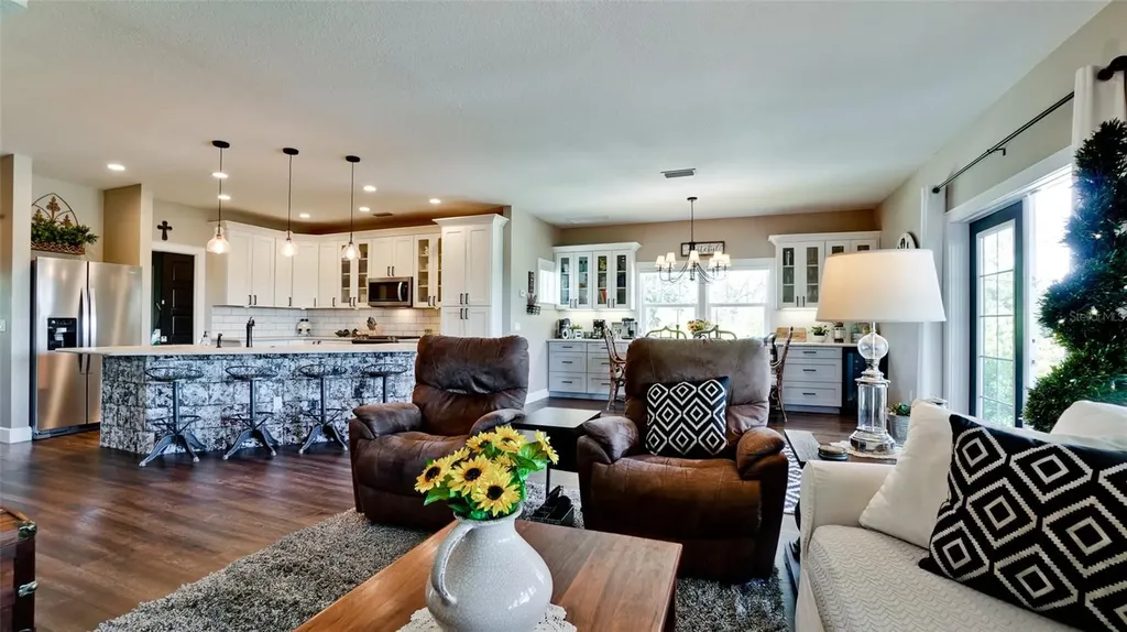 2111 51st Boulevard E Bradenton FL 34208