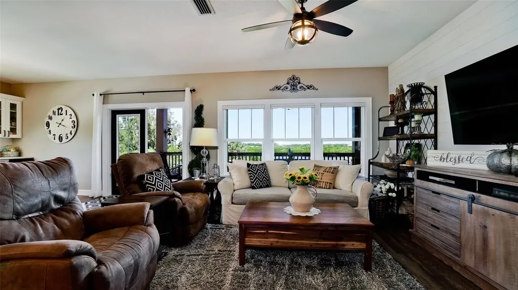 2111 51st Boulevard E Bradenton FL 34208