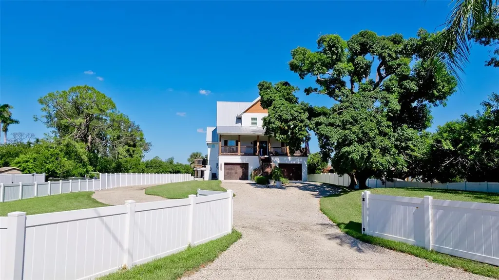 2111 51st Boulevard E Bradenton FL 34208