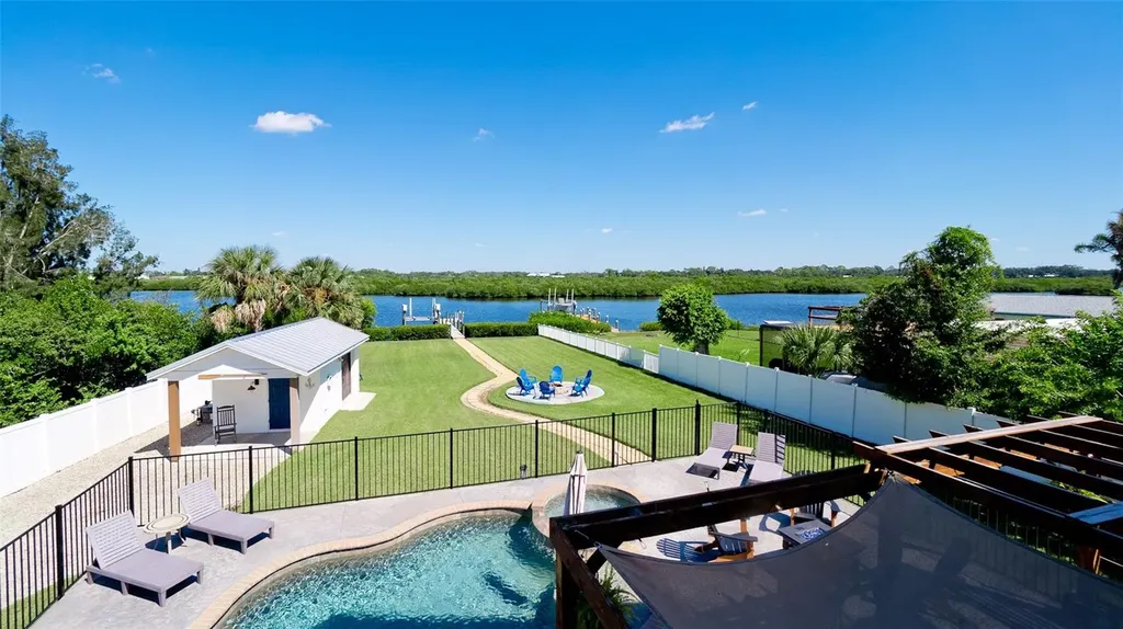 2111 51st Boulevard E Bradenton FL 34208