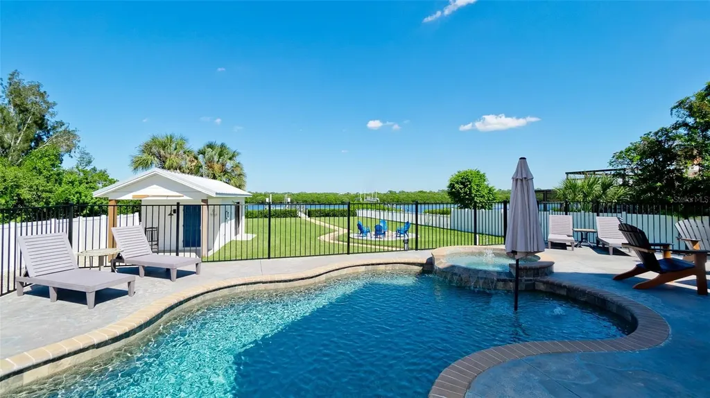2111 51st Boulevard E Bradenton FL 34208