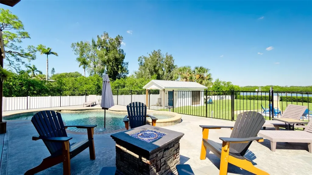 2111 51st Boulevard E Bradenton FL 34208