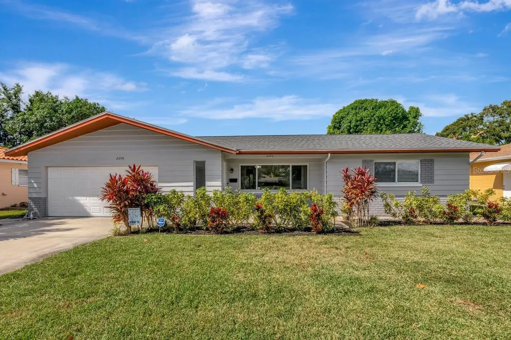 2098 35th Street N St Petersburg FL 33713
