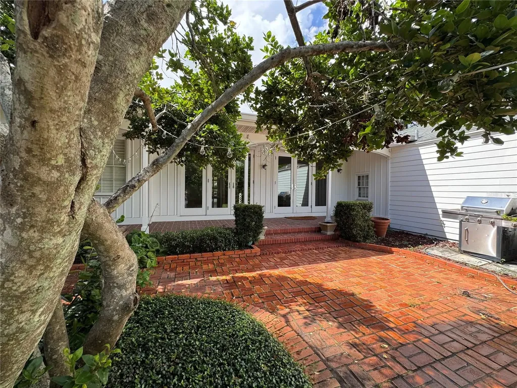 912 S Himes Avenue Tampa FL 33629