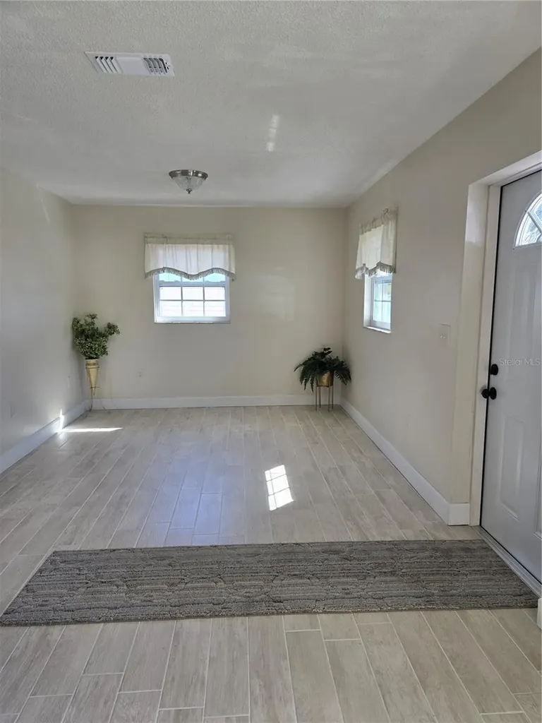 1215 6th Street W Bradenton FL 34205