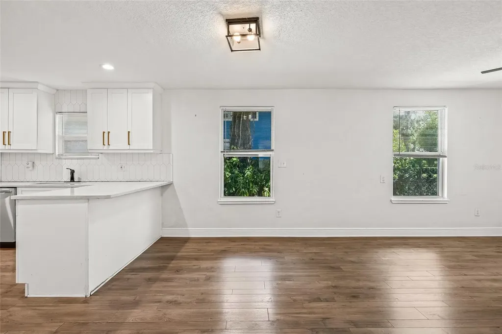 210 E Cluster Avenue Tampa FL 33604