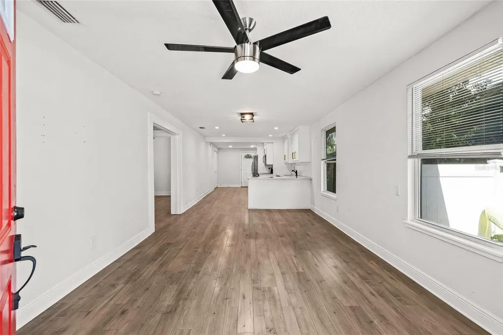 210 E Cluster Avenue Tampa FL 33604