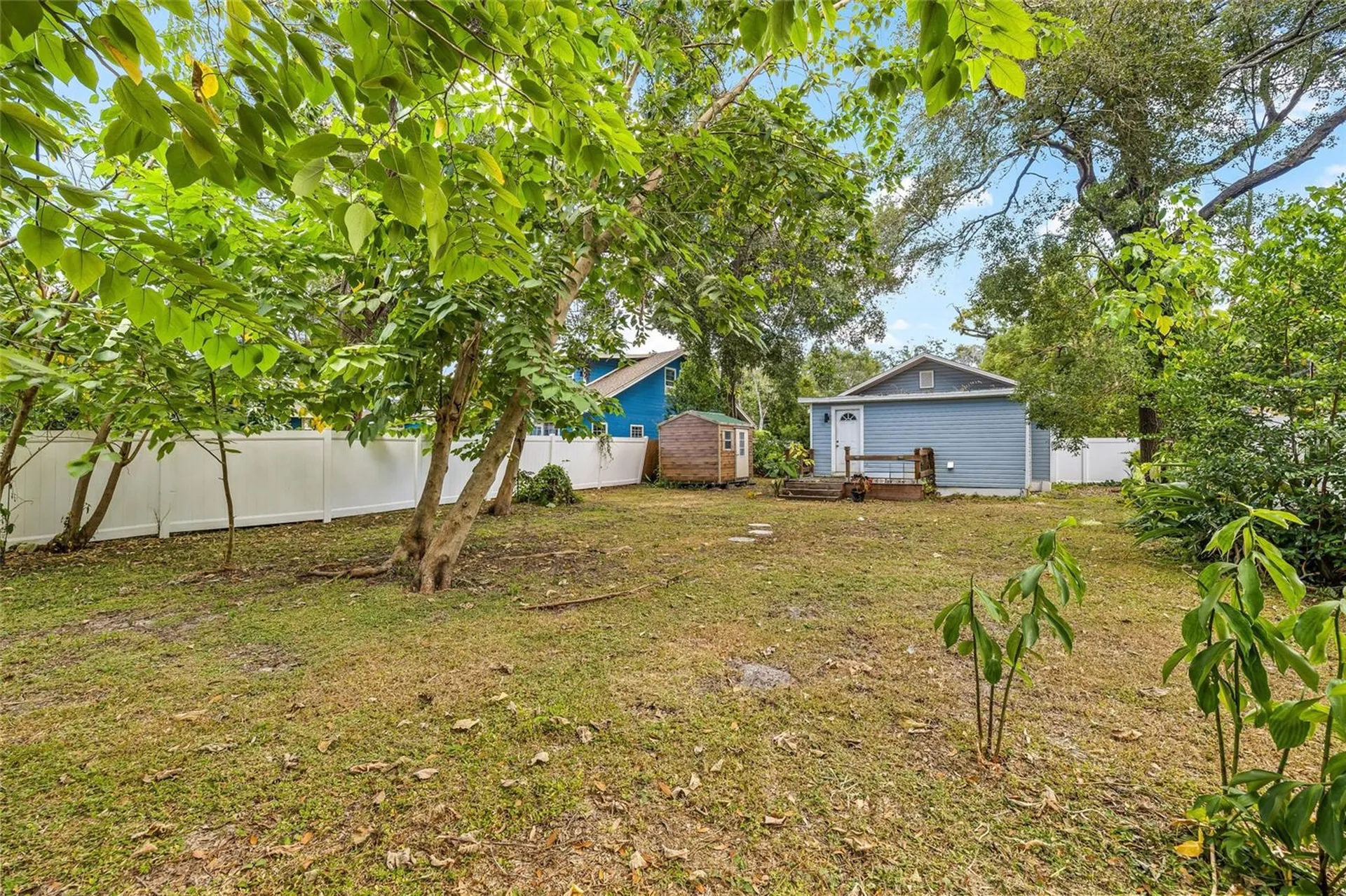 210 E Cluster Avenue Tampa FL 33604