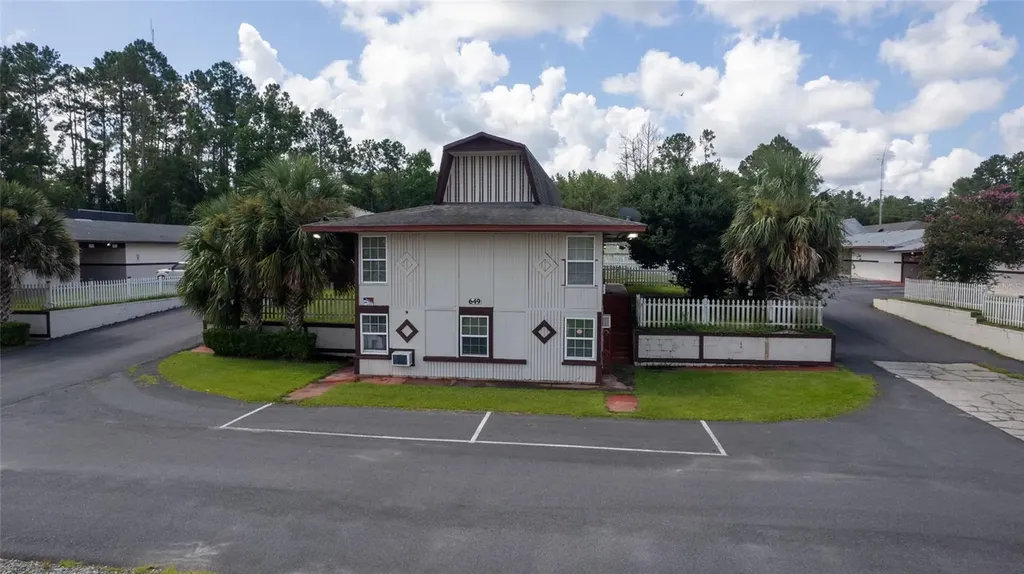 649 W Base Street Madison FL 32340