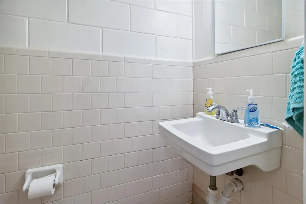 649 W Base Street Madison FL 32340