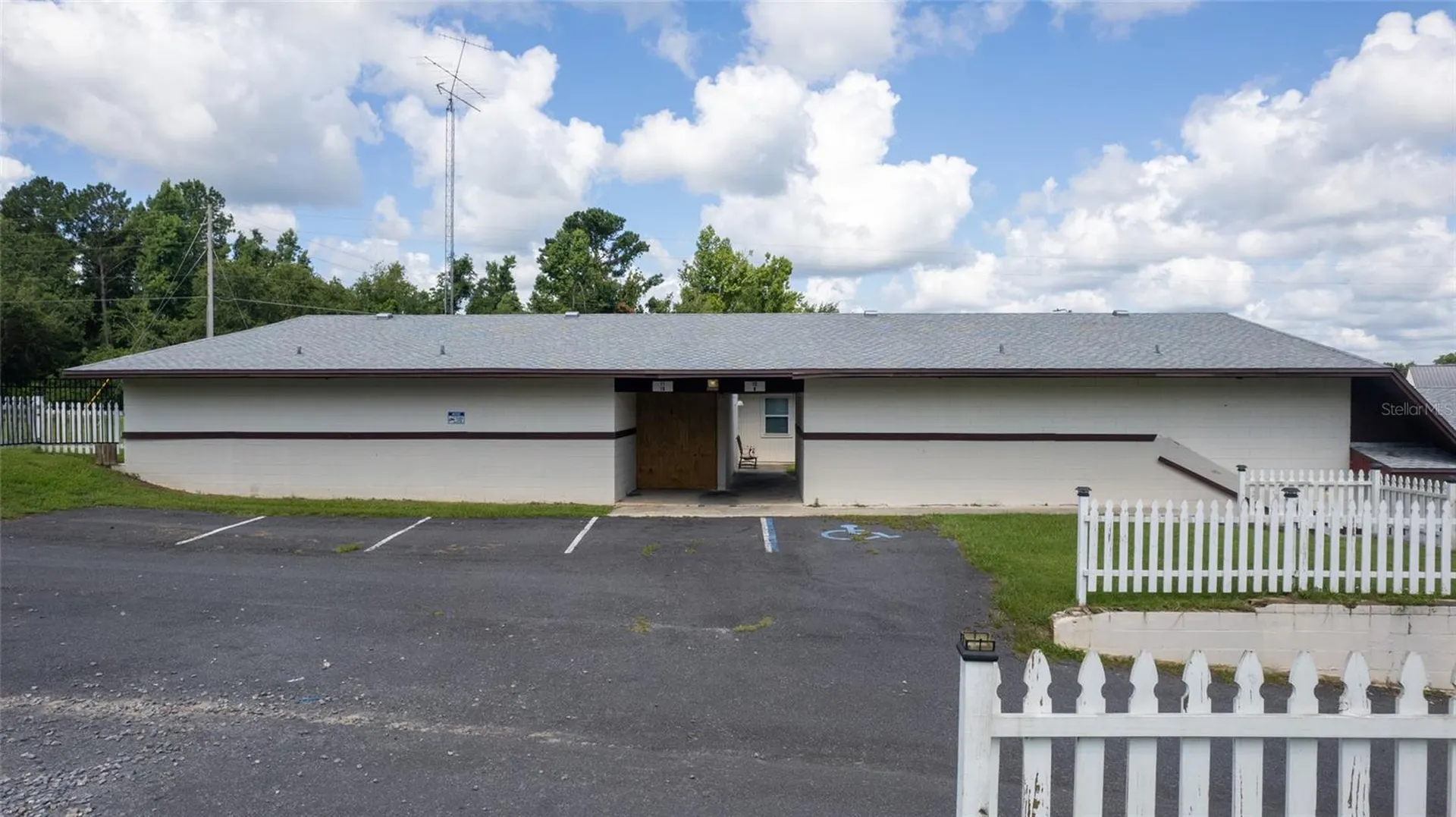 649 W Base Street Madison FL 32340