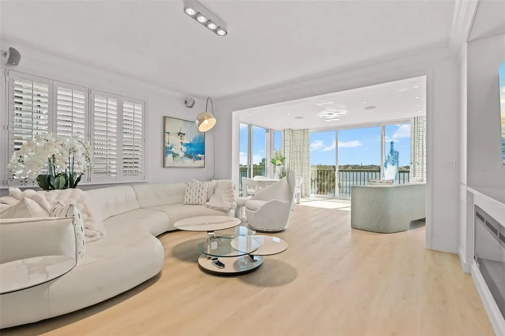 1260 Dolphin Bay Way Sarasota FL 34242