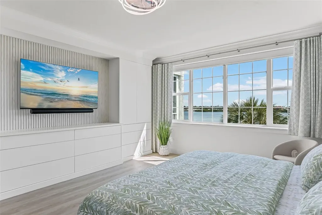 1260 Dolphin Bay Way Sarasota FL 34242