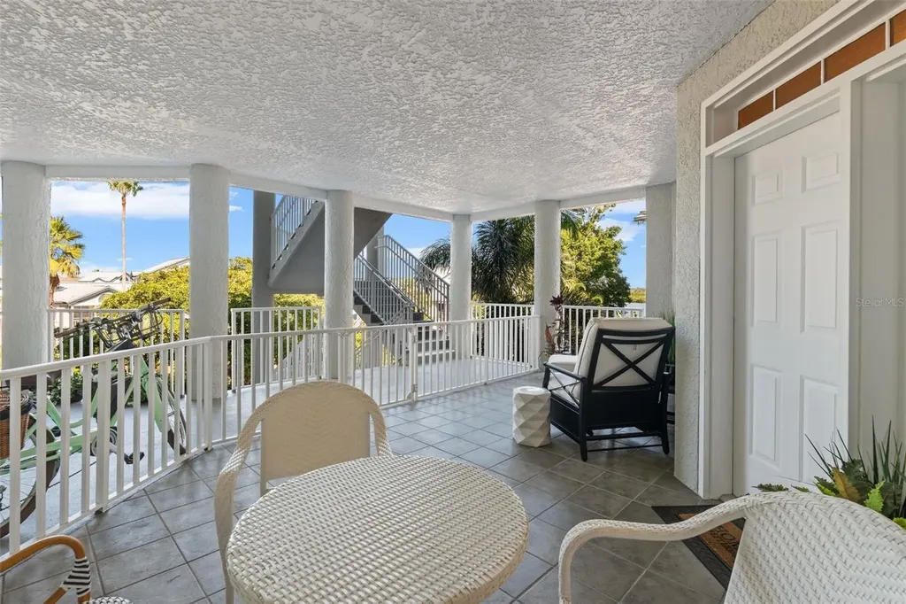 1260 Dolphin Bay Way Sarasota FL 34242